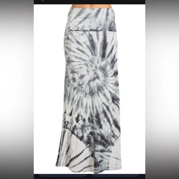 Billabong Tie-Dye Maxi Skirt in Mauve - Picture 11 of 11
